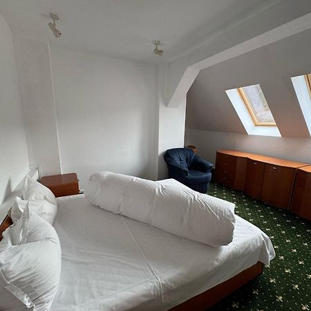 Hotel Iadolina Стына-де-Вале Экстерьер фото