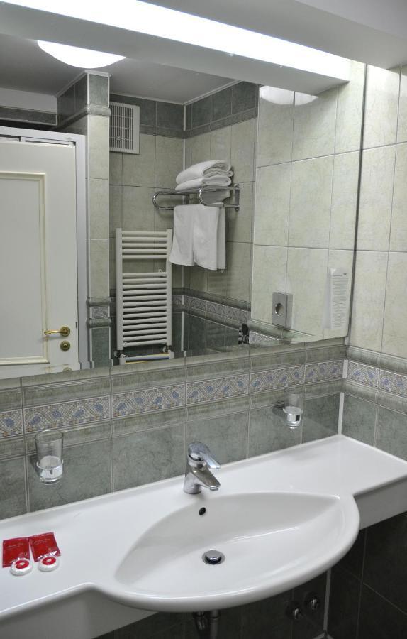 Hotel Iadolina Стына-де-Вале Экстерьер фото
