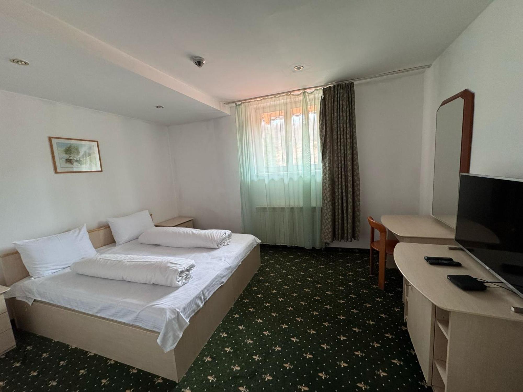 Hotel Iadolina Стына-де-Вале Экстерьер фото