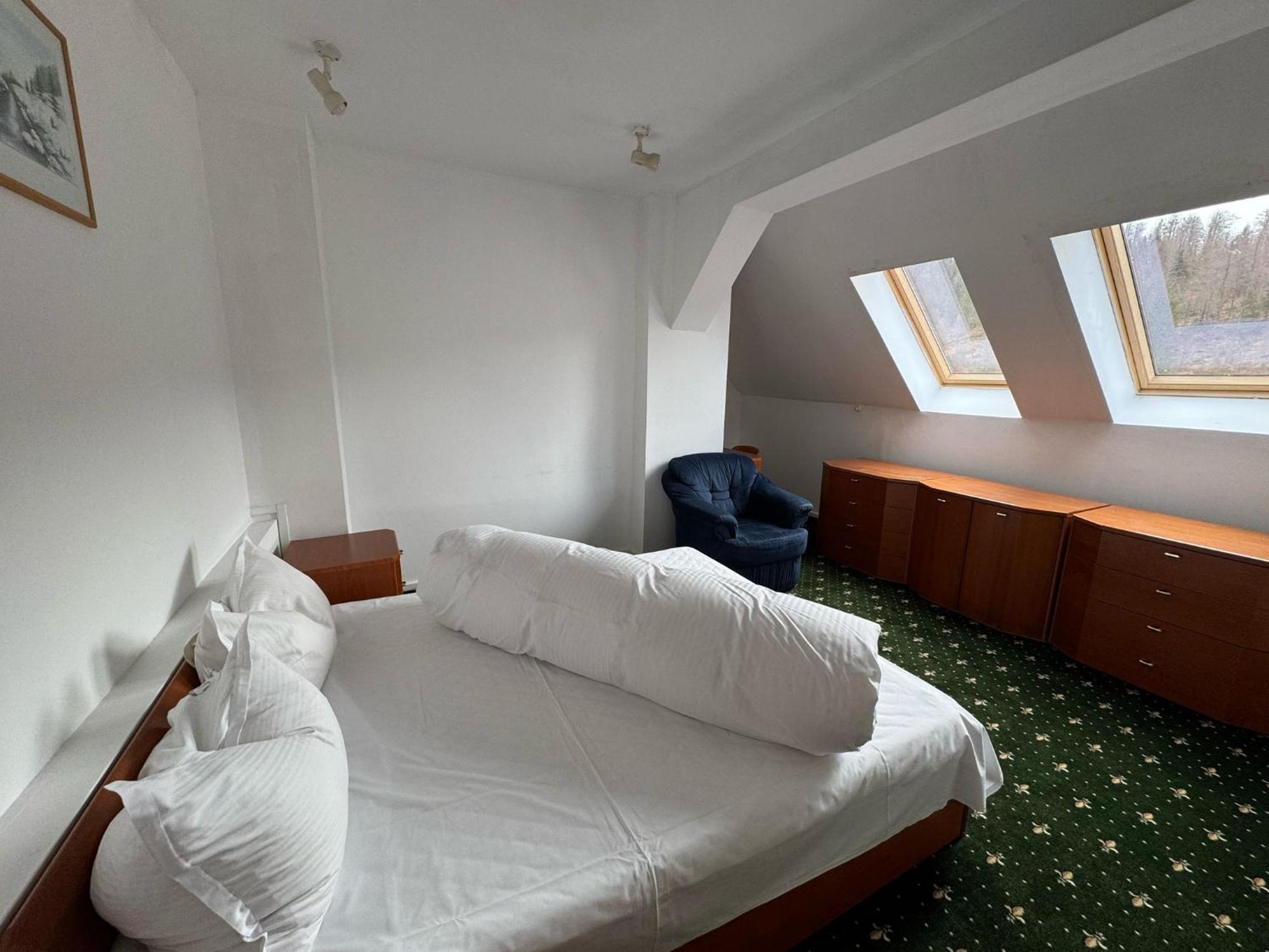 Hotel Iadolina Стына-де-Вале Экстерьер фото