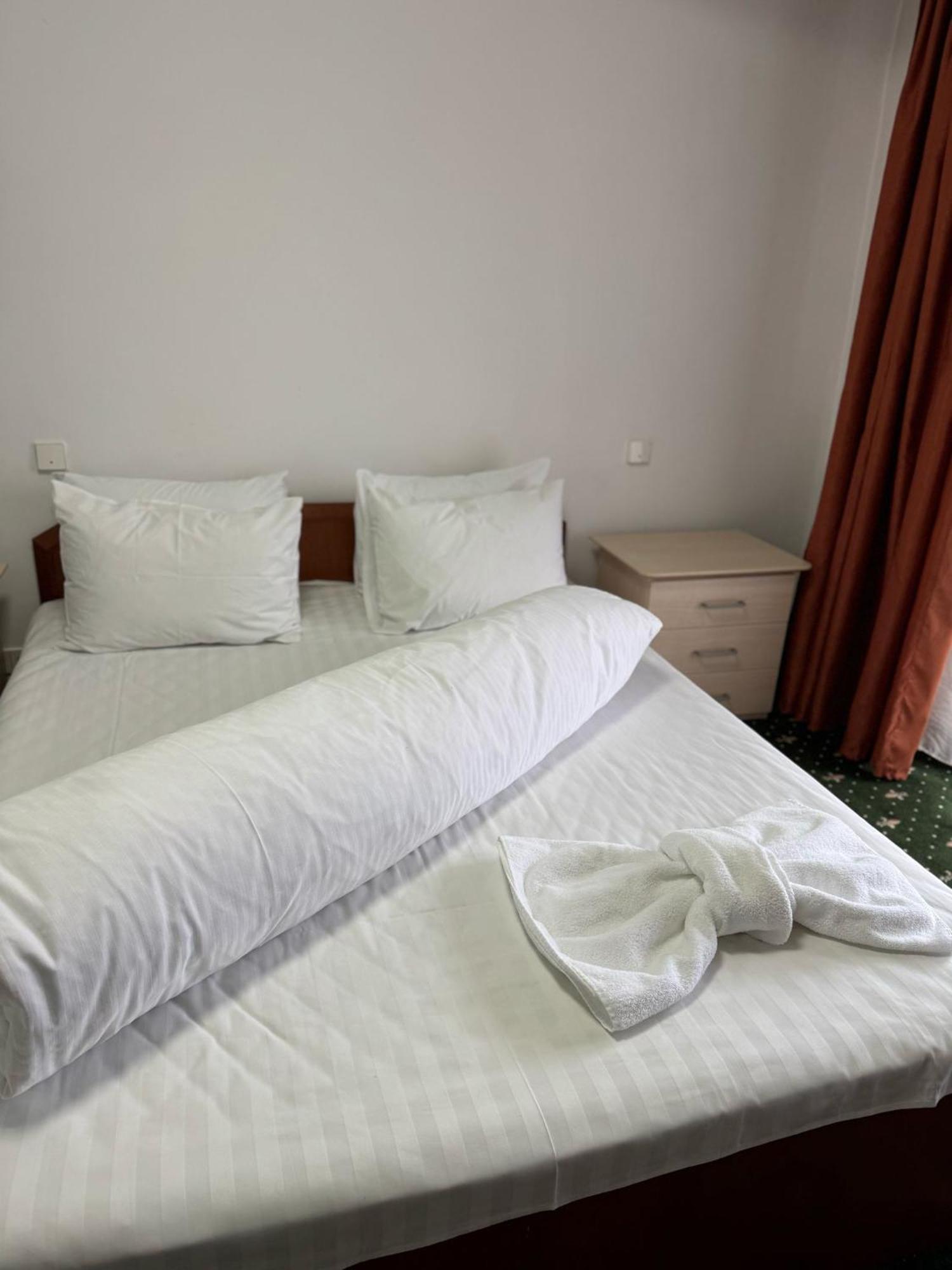 Hotel Iadolina Стына-де-Вале Экстерьер фото