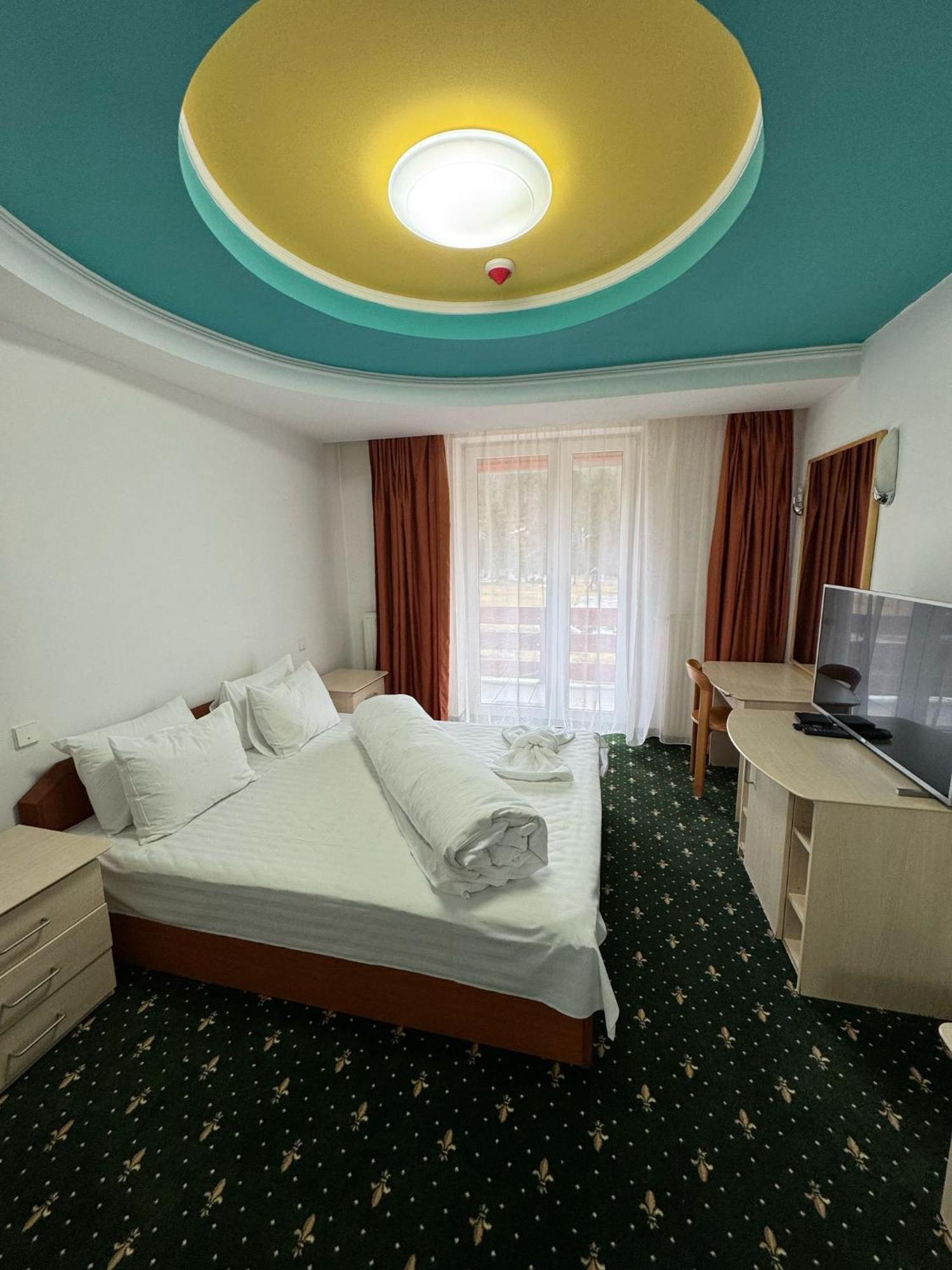 Hotel Iadolina Стына-де-Вале Экстерьер фото