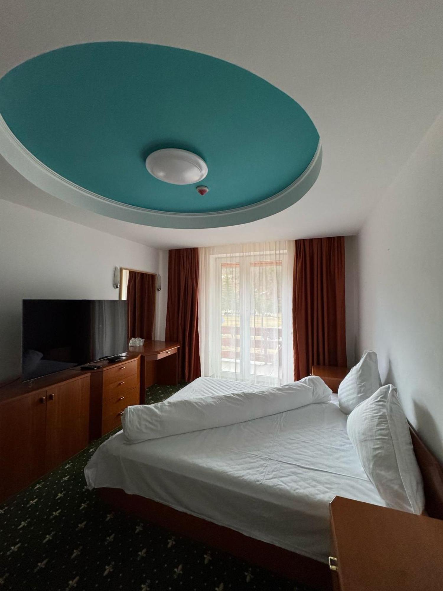 Hotel Iadolina Стына-де-Вале Экстерьер фото